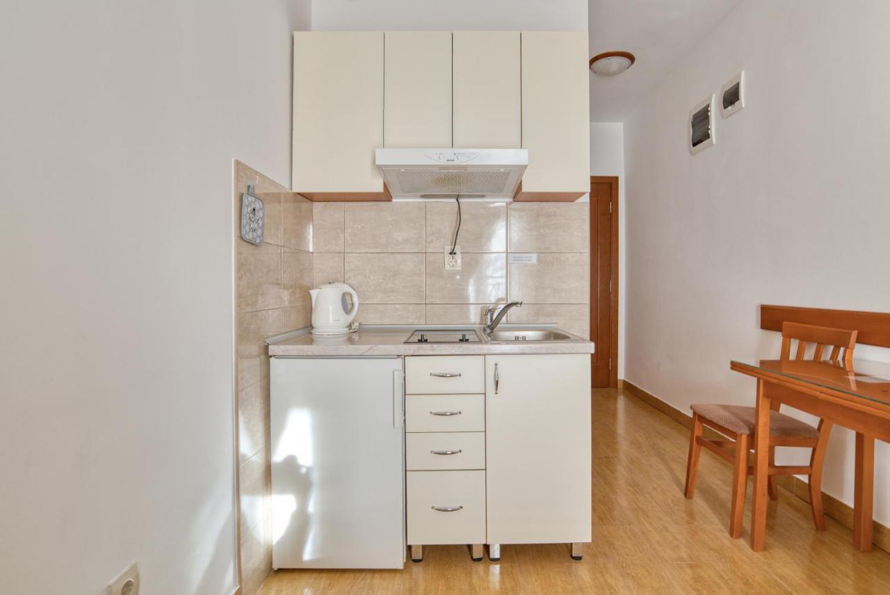 Garni Hotel Milica Херцег-Нови Экстерьер фото