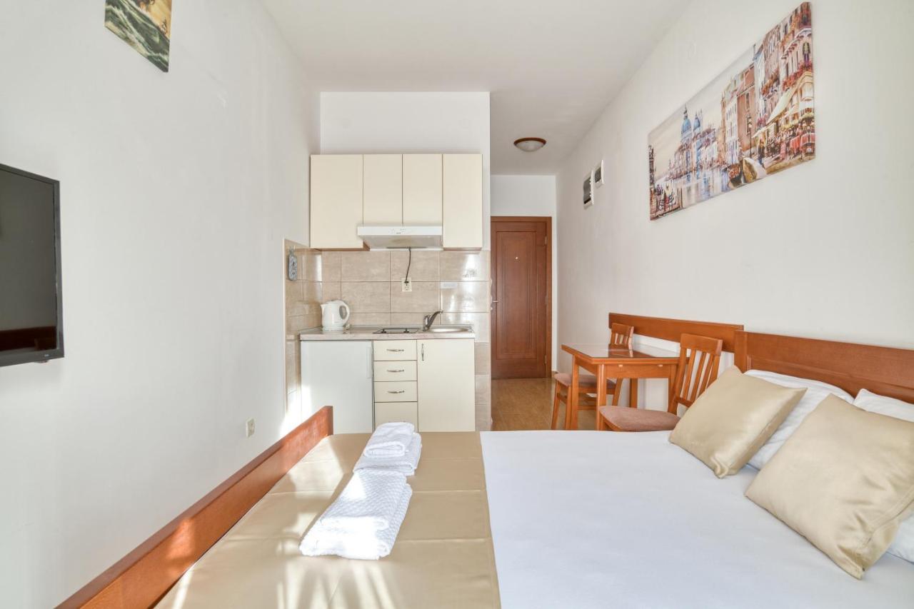 Garni Hotel Milica Херцег-Нови Экстерьер фото
