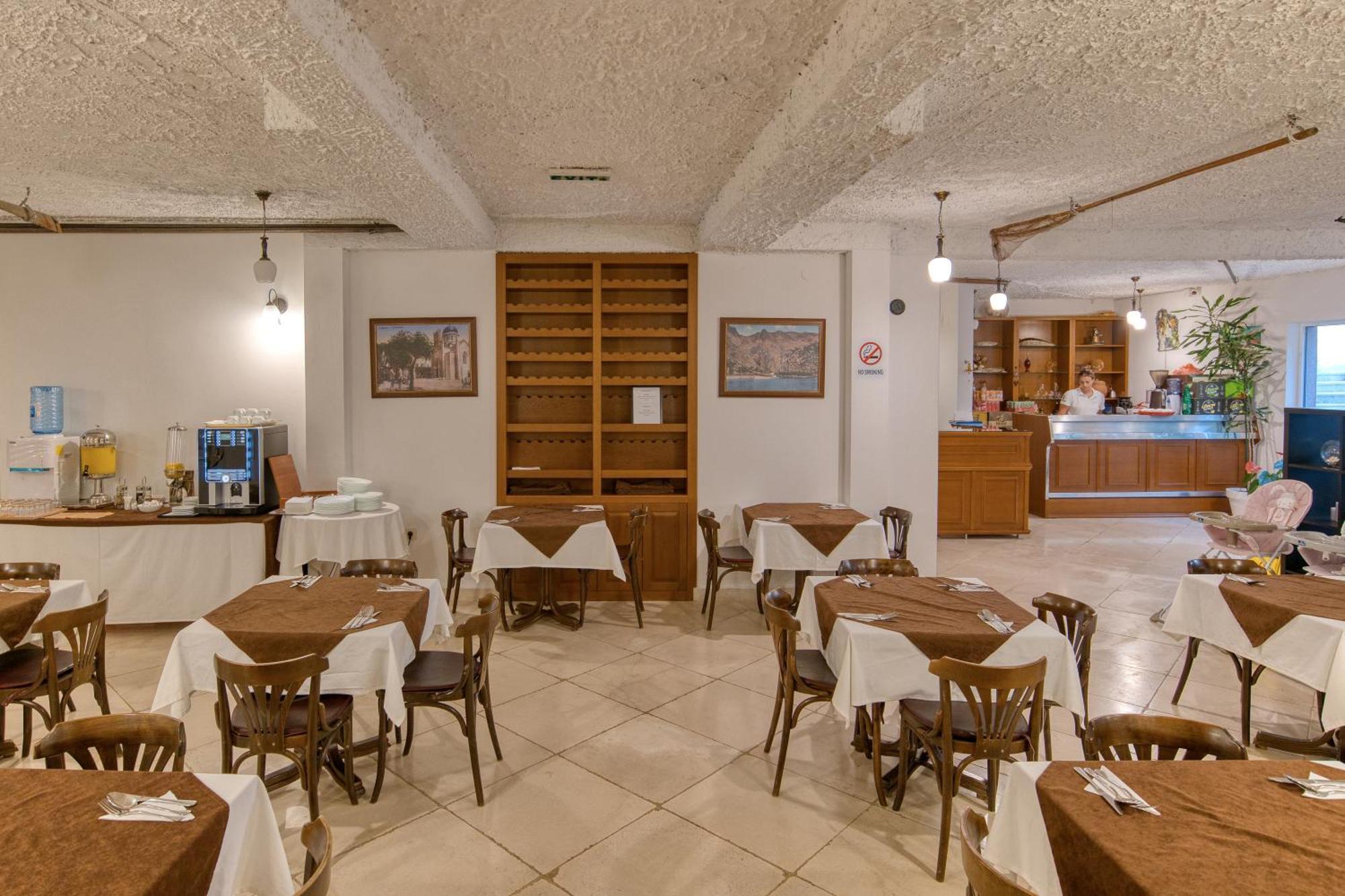 Garni Hotel Milica Херцег-Нови Экстерьер фото
